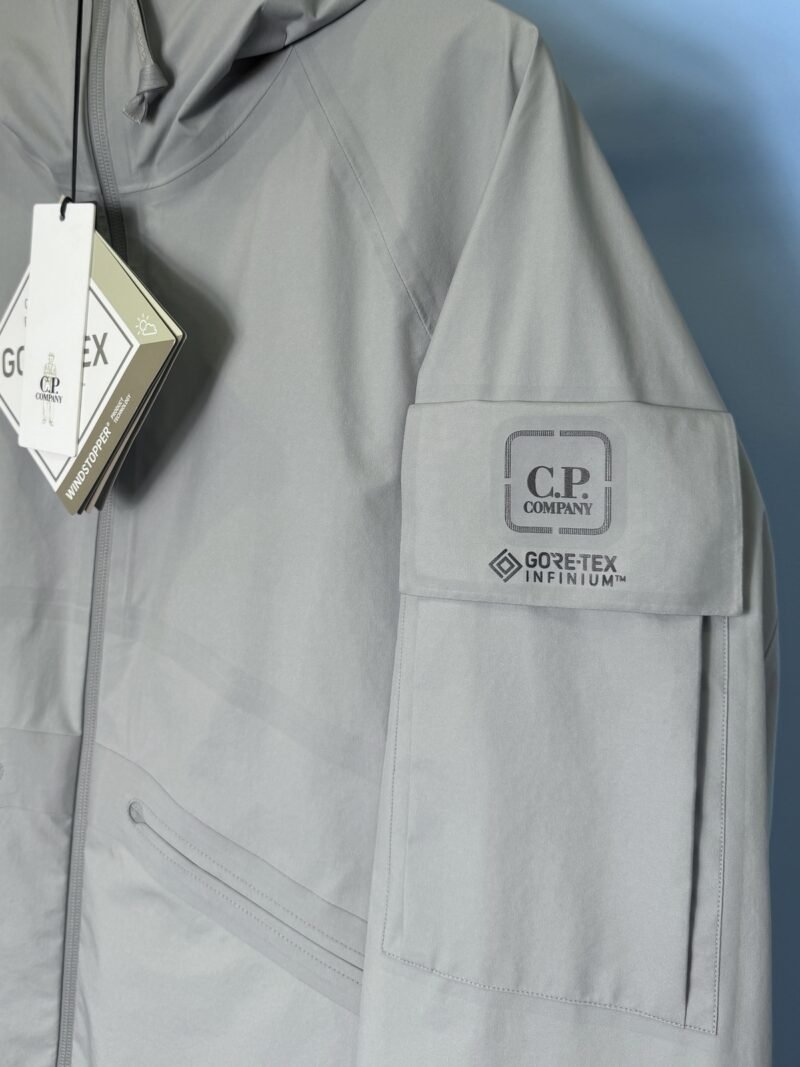 BNWT XL C.P. Company Grey Goretex Infinium Lightweight Jacket - Image 4