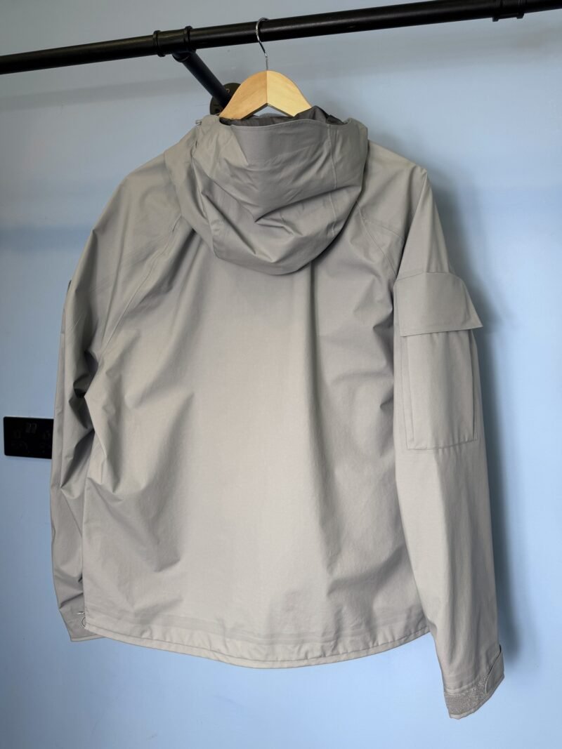 BNWT XL C.P. Company Grey Goretex Infinium Lightweight Jacket - Image 7