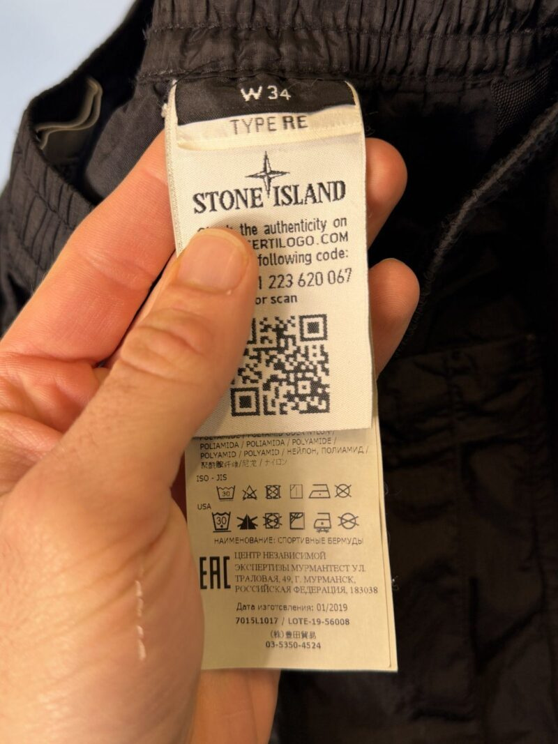 34W Stone Island Black Nylon Metal Ripstop Cargo Shorts - Image 5
