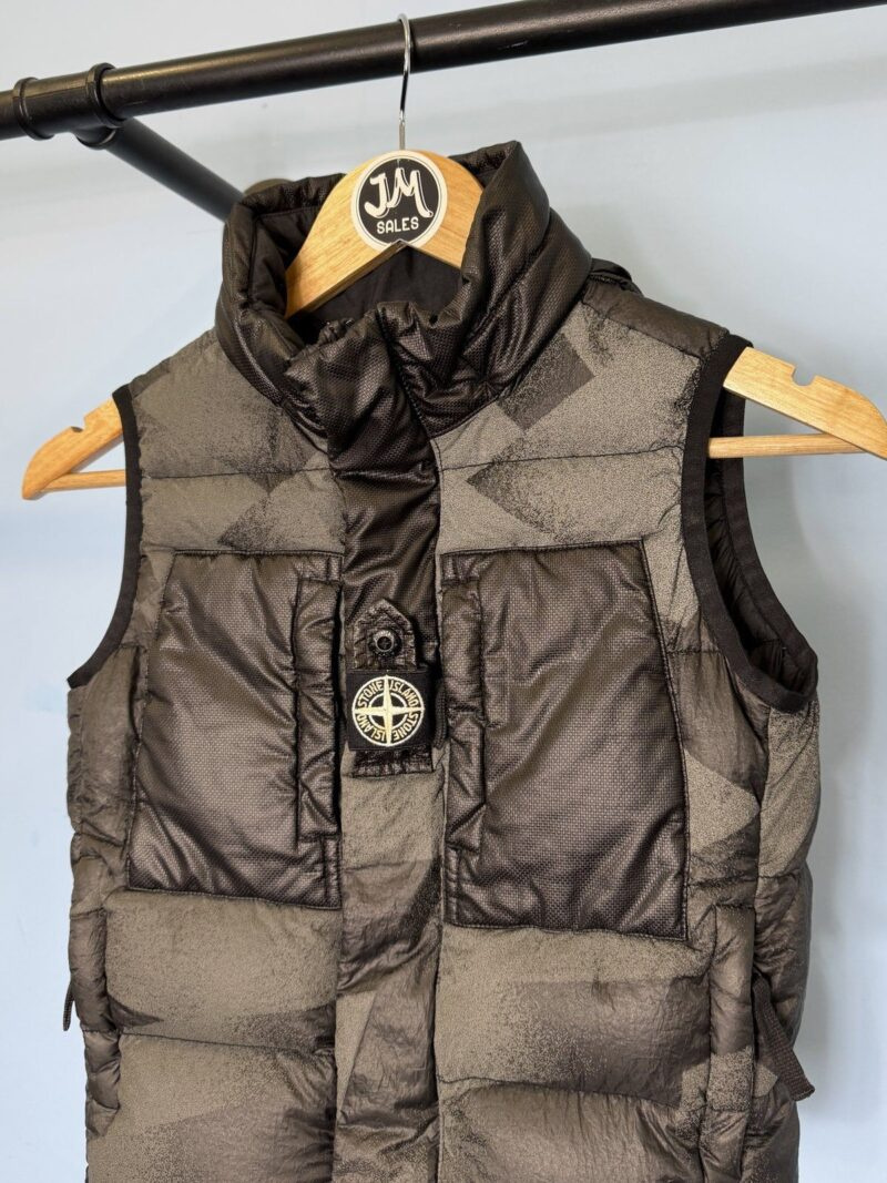 RARE Age 6 Stone Island Junior Grey Reflective Camo Down Gilet - Image 4